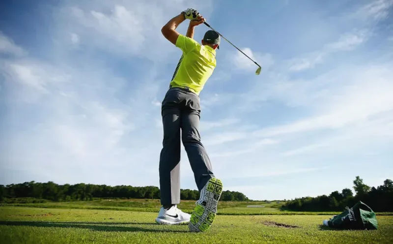Chơi golf mang lại những lợi ích gì cho sức khỏe?