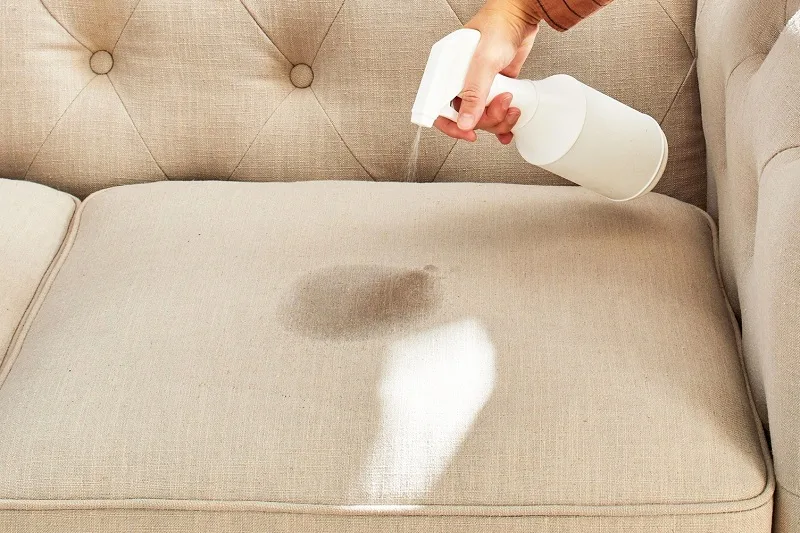 Sofa vải có đặc điểm gì? Những yếu tố ảnh hưởng đến độ sạch của sofa